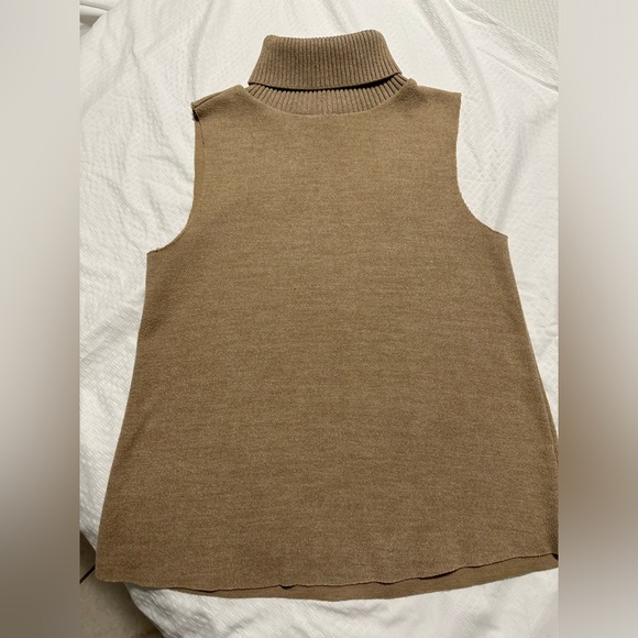 ZARA Soft Turtleneck Sleeves Sweater - Picture 3 of 5